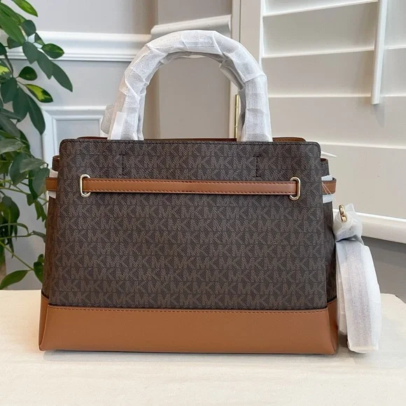 NWT Michael Kors Set - Picture 5 of 9